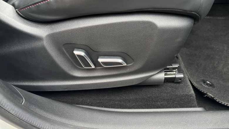 MG Hs 1.5 T-GDI PHEV Exclusive 5dr Auto Hatchback